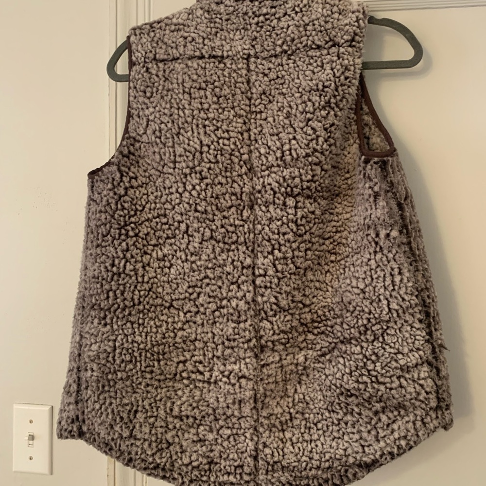 Faux fur fuzzy vest!